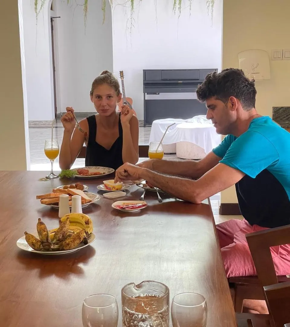 Bed & Breakfast Katunayake Tectona Grandis